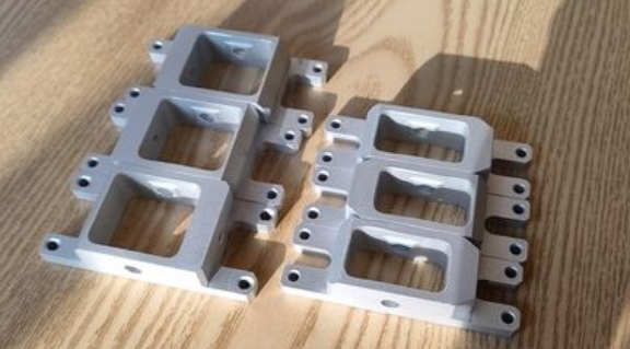 如何去定制大批量的梯形工業(yè)鋁材？