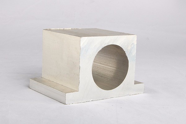 工業(yè)鋁材如何進(jìn)行清潔和保養(yǎng)？