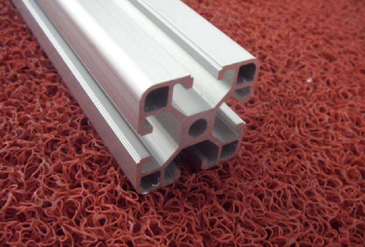 如何通過工業(yè)鋁材耐候性延長(zhǎng)使用時(shí)長(zhǎng)？